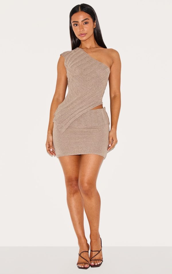 ed4a5454d62bab3a8ae8ed8e516a60d4e9ecdad3_CNK4685_3_petite_taupe_one_shoulder_asymmetric_knit_top