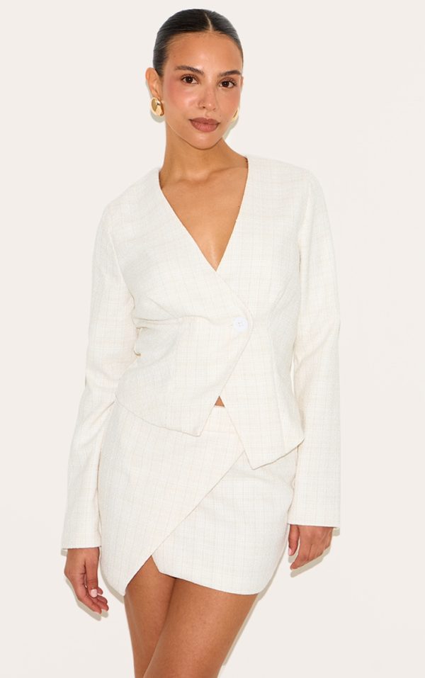 ef05f0c954177acf2f6ecf9bb825166edba66b19_CNM3445_1_petite_off_white_boucle_blazer
