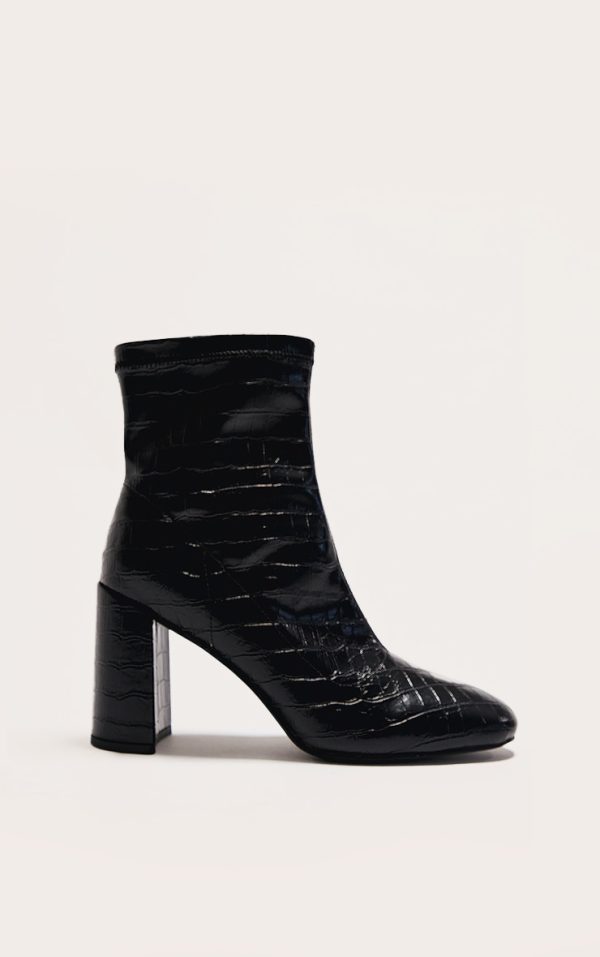 f1bff683dff78c409d9371cc710150b544652300_CNL3633_1_black_croc_pu_round_toe_heeled_ankle_sock_boots