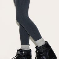 f4081b78cfb71207e572e6ce56ca97e6997469df_CNB3390_5_moon_boot_black_low_glance