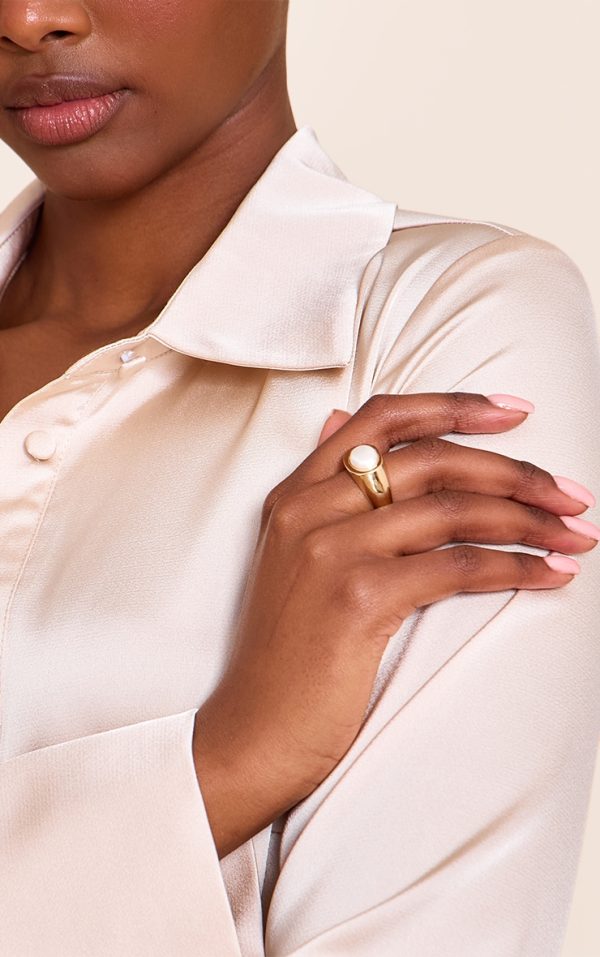 f54346280d3607f4930d93ec8258ea52081ef926_CNN3230_1_gold_smooth_pearl_ring