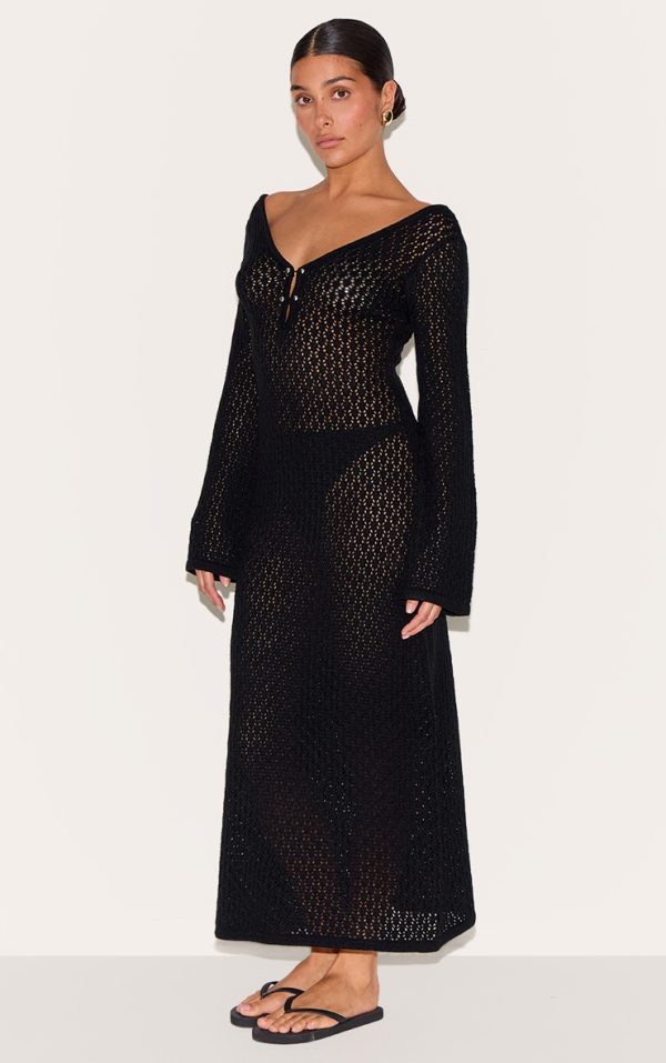 f6966dba5b00c46796647111021c50e2906de4b8_CNM4788_3_petite_black_knit_v_neck_maxi_dress