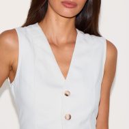 f8b202b3cb4c3a5c7913e5c5a3d1d6627a0047cd_CNH4776_4_premium_cream_textured_tailored_seam_detail_waistcoat