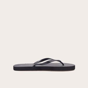 PRETTYLITTLETHING Black Flip Flops