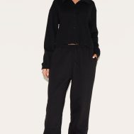fcebe28a65a93d4441d5eb8c69a492e052431447_CNL9637_1_black_straight_leg_cuffed_seam_detail_joggers